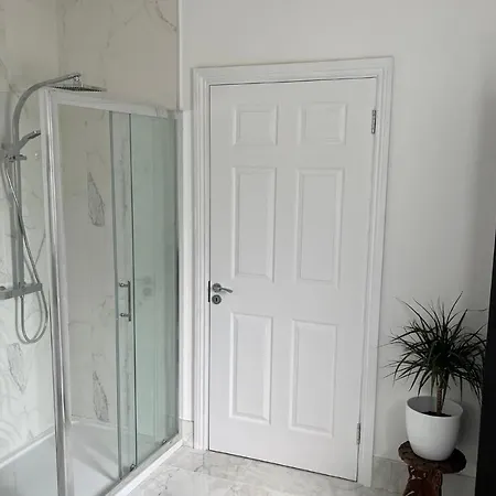 Bed & Breakfast Ashlee Lodge, P25k6r6 Near Ballymaloe House & Garryvoe 3*