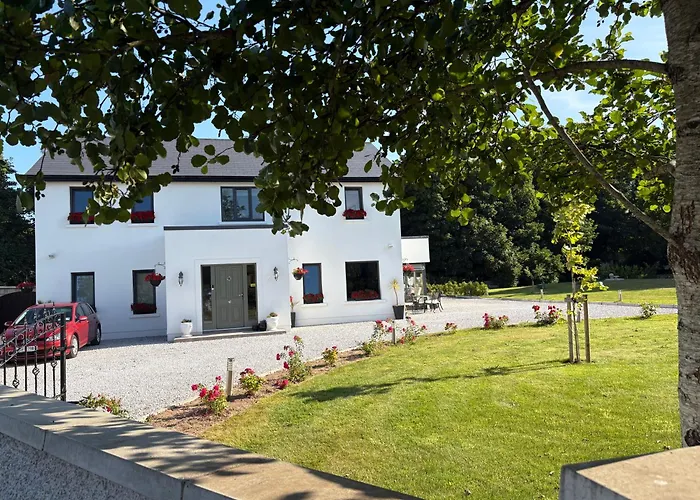 Ashlee Lodge, P25k6r6 Near Ballymaloe Cookery School & Garryvoe Bed & Breakfast Shanagarry
